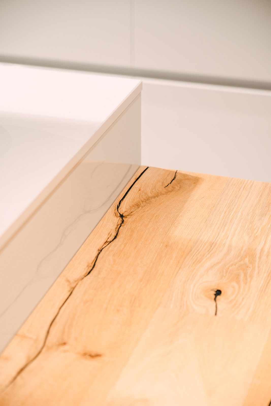 Bois noble massif pour cuisine italienne sur mesure